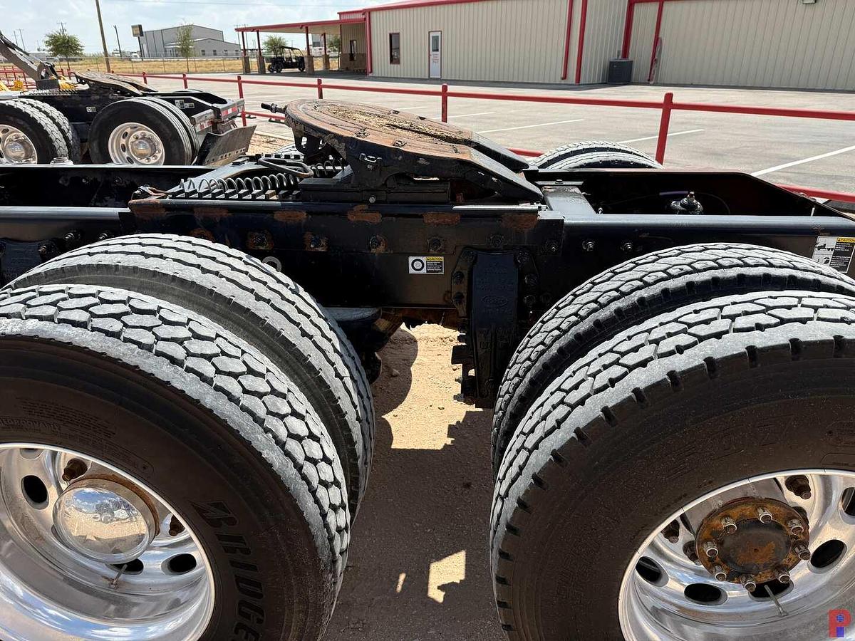 Used 2013 PETERBILT 388 T/A SLEEPER HAUL TRUCK