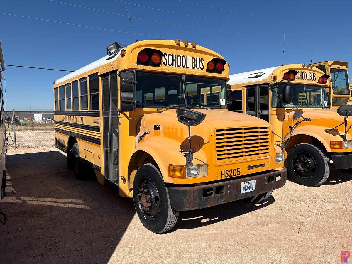 Used 1999 INTERNATIONAL/BLUE BIRD 3800 SCHOOL BUS