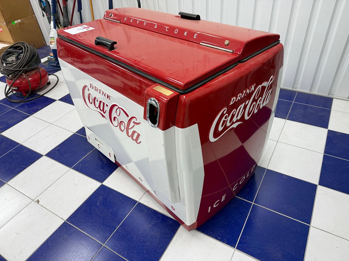 Used Coca-Cola CMD-D TOP OPEN CHEST STYLE VINTAGE COOLER