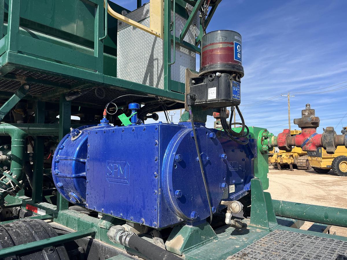 Used WEIR SPM 600-HP 15K WP TRIPLEX PUMP UNIT MTD ON 2008 KENWORTH T800 T/A TRUCK