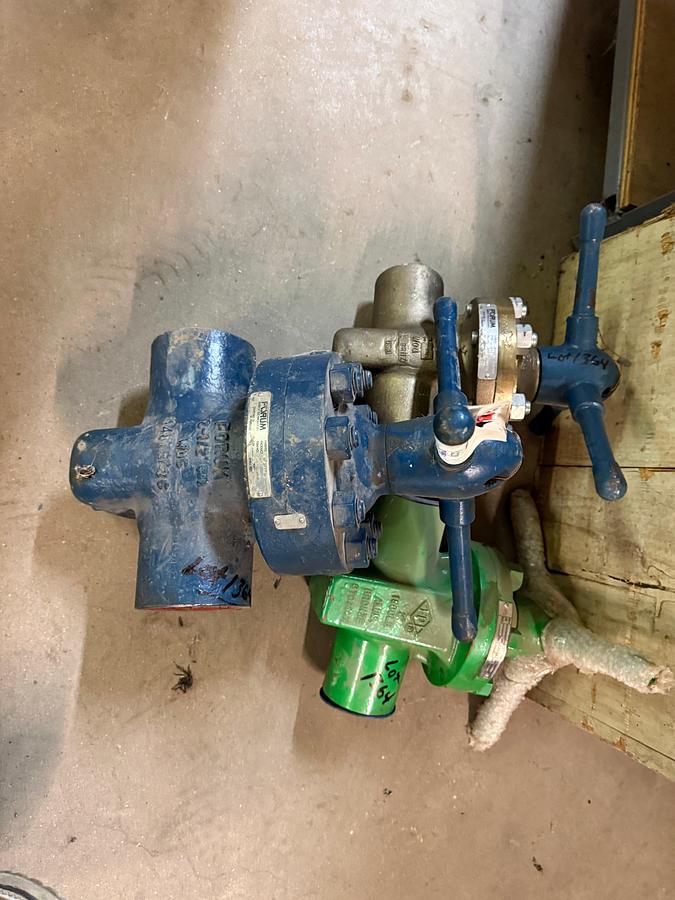 Used LOT W/ UNUSED- (2) 2-3/8" 1,500LB ALUMINUM BRONZE & (1) FORUM 2-7/8" ORBIT MASTER GATE VALVES