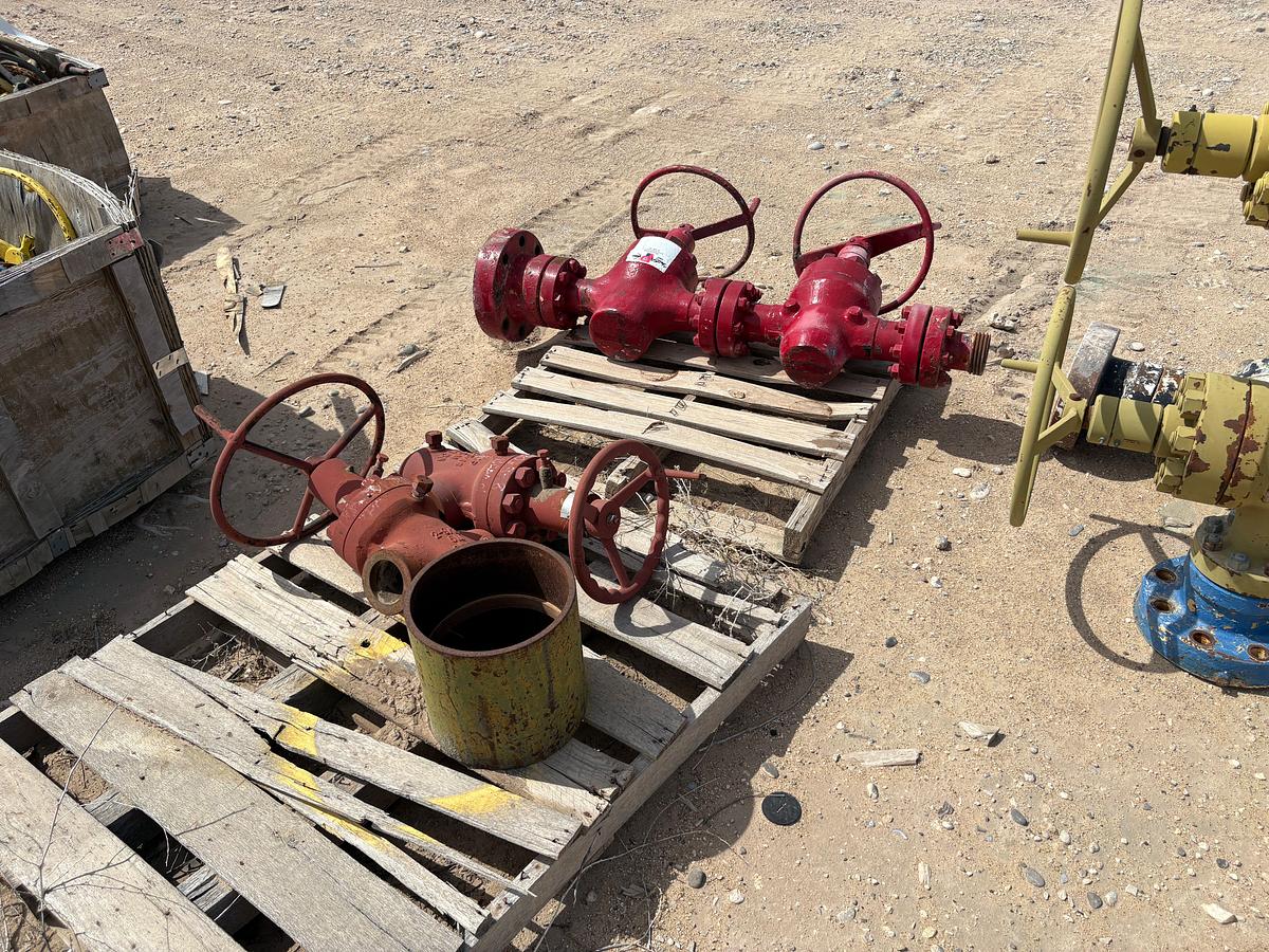 Used Lot of assorted 2” gate valves, fluid crosses, DSAs, landing flanges, & spools