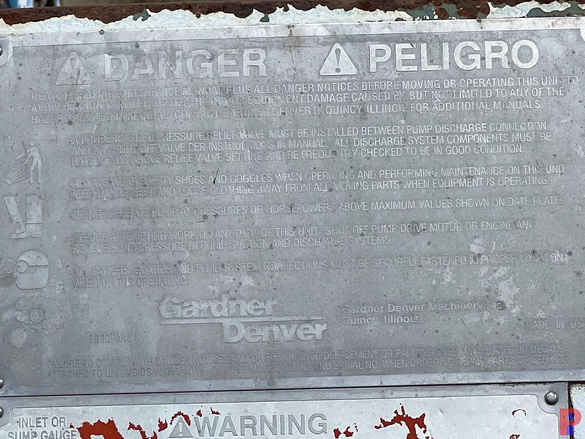 Used 1999 INTERNATIONAL  9400 T/A CEMENT PUMP TRUCK