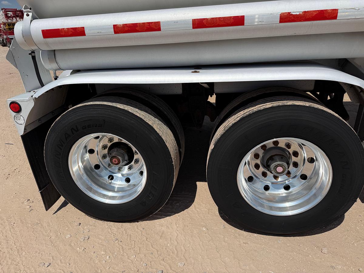 Used 1999 BEALL TRAILERS DOT 406-AL 9,500-GAL. 4-COMP T/A FUEL TANK TRAILER