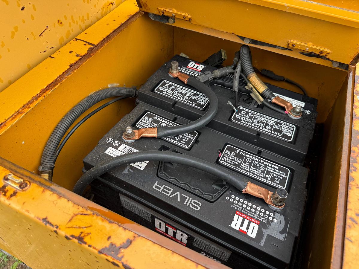 Used 2012 MOROOKA MVT-800VD RUBBER TRACK CRAWLER CARRIER