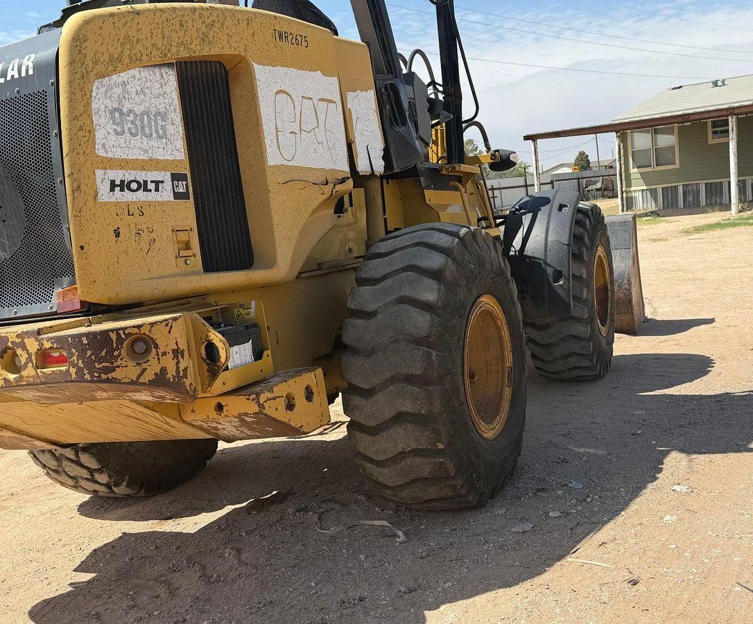 Used 2012 CAT 930G WHEEL LOADER