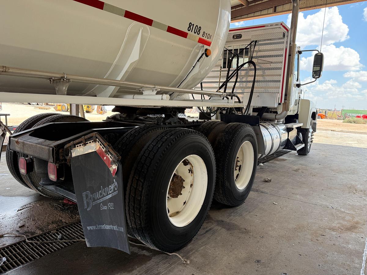 Used 2013 MACK PINNACLE CHU613 T/A DAYCAB TRUCK TRACTOR