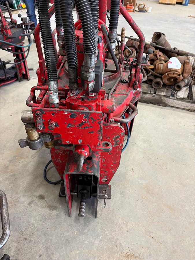 Used WESTCO 5500 HYDRAULIC TUBING TONG W/ AIR BACK-UP, HANGER, & DRESSED