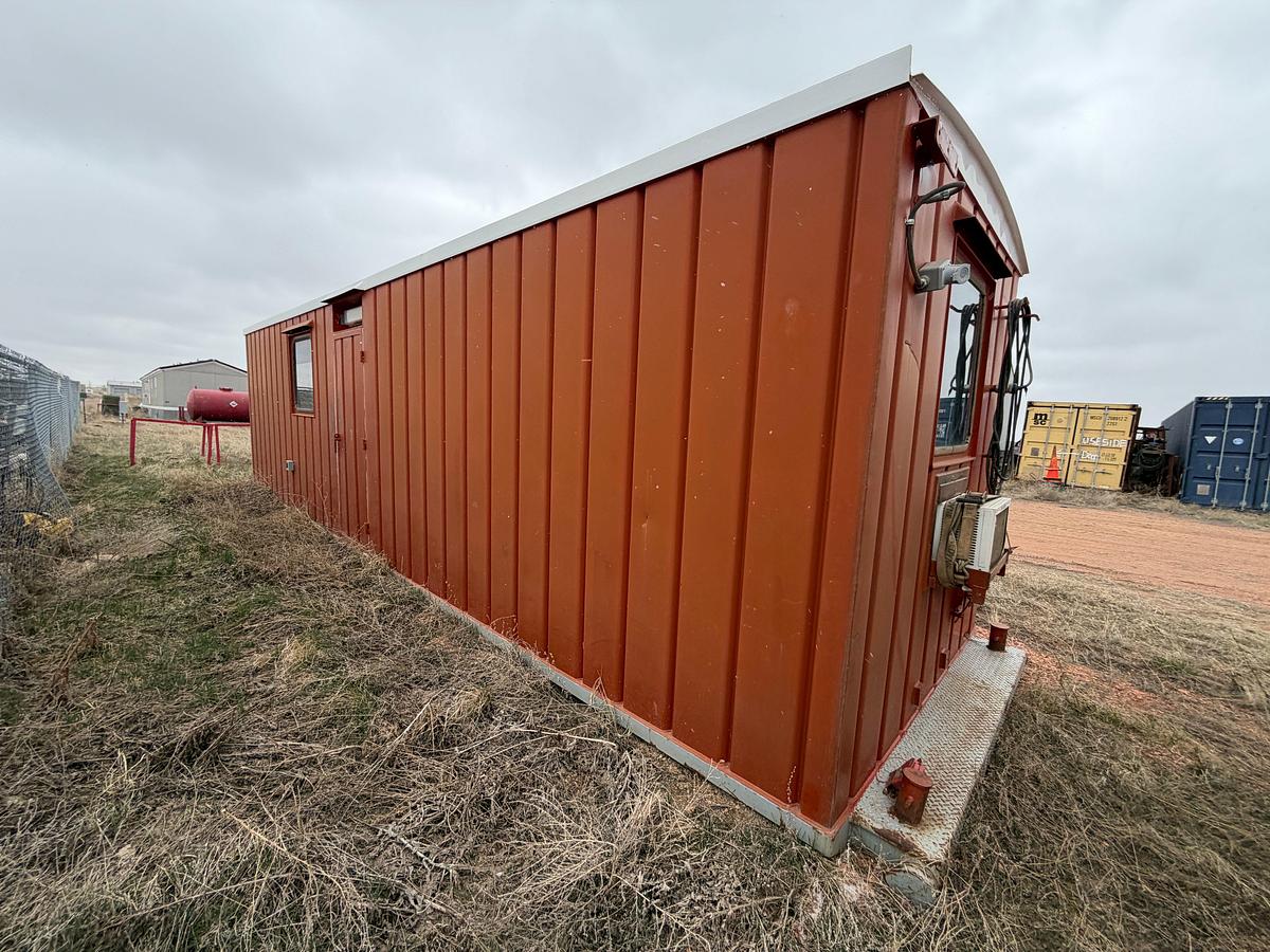 Used 35x8.5x9H SKIDDED DOG HOUSE