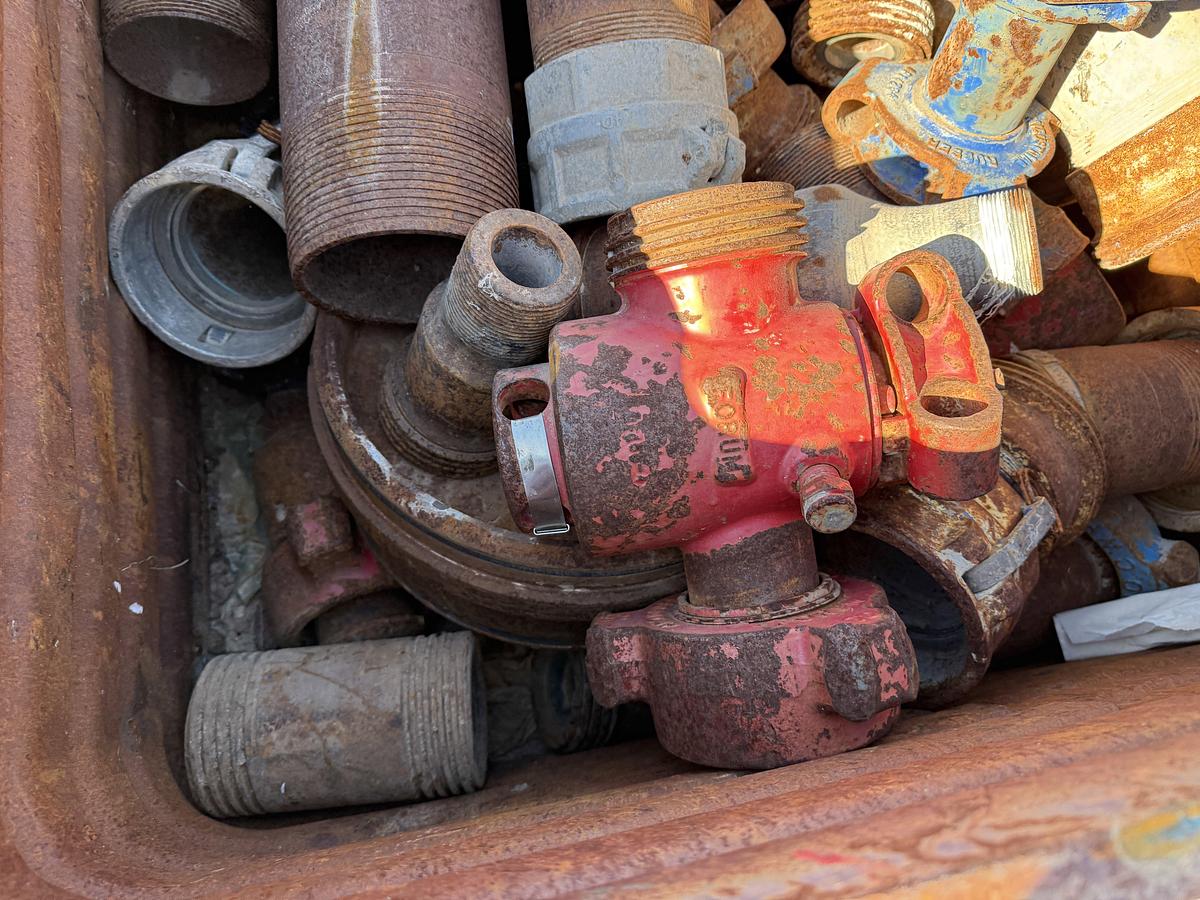 Used (2) MULTI-SIZE SINGLE PLUG CEMENT HEADS & METAL TUB OF CEMENT HEAD CONNECTIONS