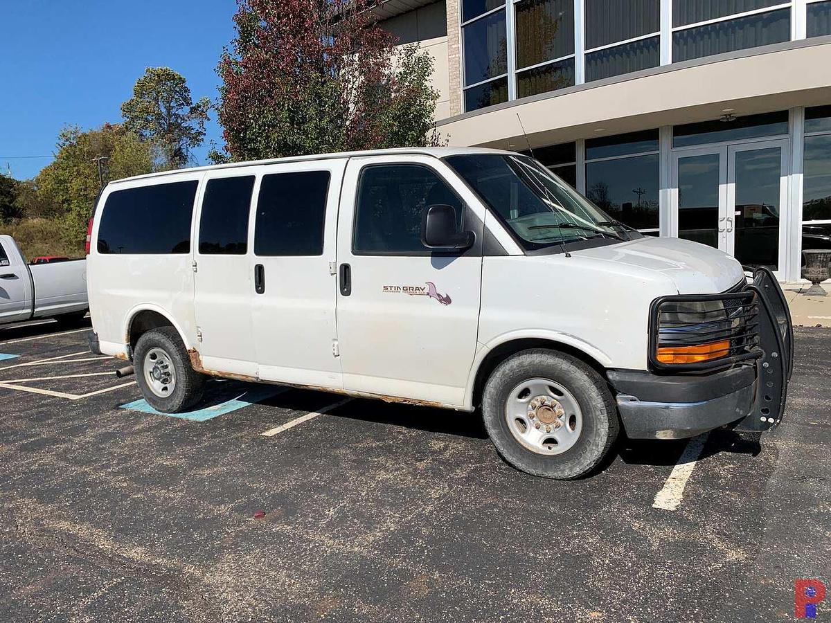 Used 2013 CHEVROLET EXPRESS PASSENGER VAN