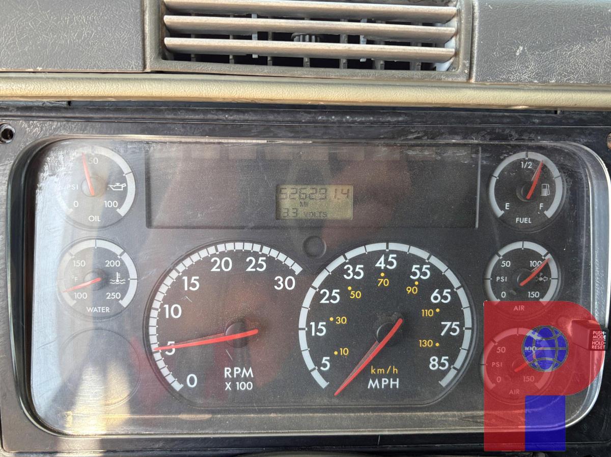 Used 2006 FREIGHTLINER COLUMBIA 120 T/A SLEEPER TRUCK & CHASSIS
