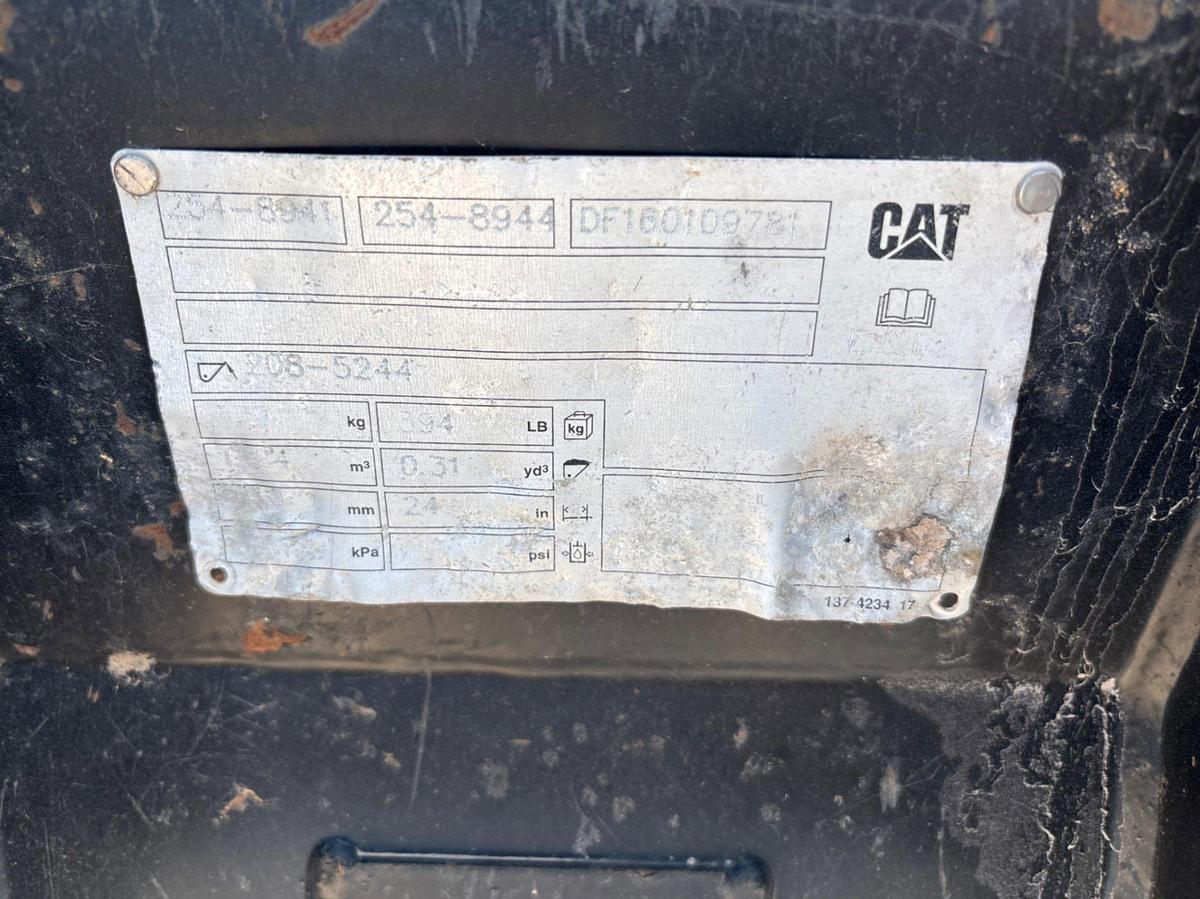 Used CAT 254-8941 0.31 cubic yd bucket