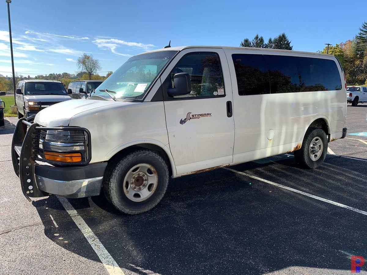 Used 2013 CHEVROLET EXPRESS PASSENGER VAN