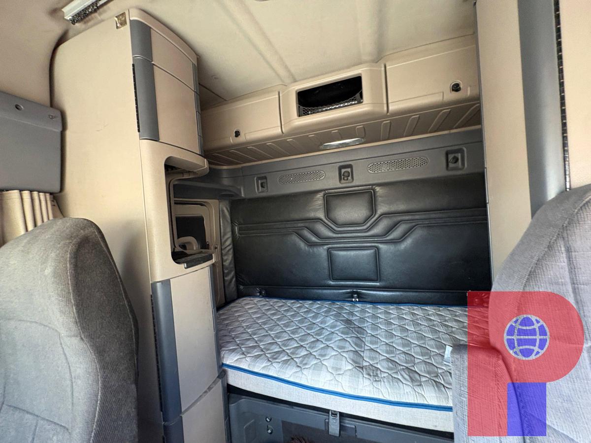 Used 2010 FREIGHTLINER CASCADIA T/A SLEEPER HAUL TRUCK