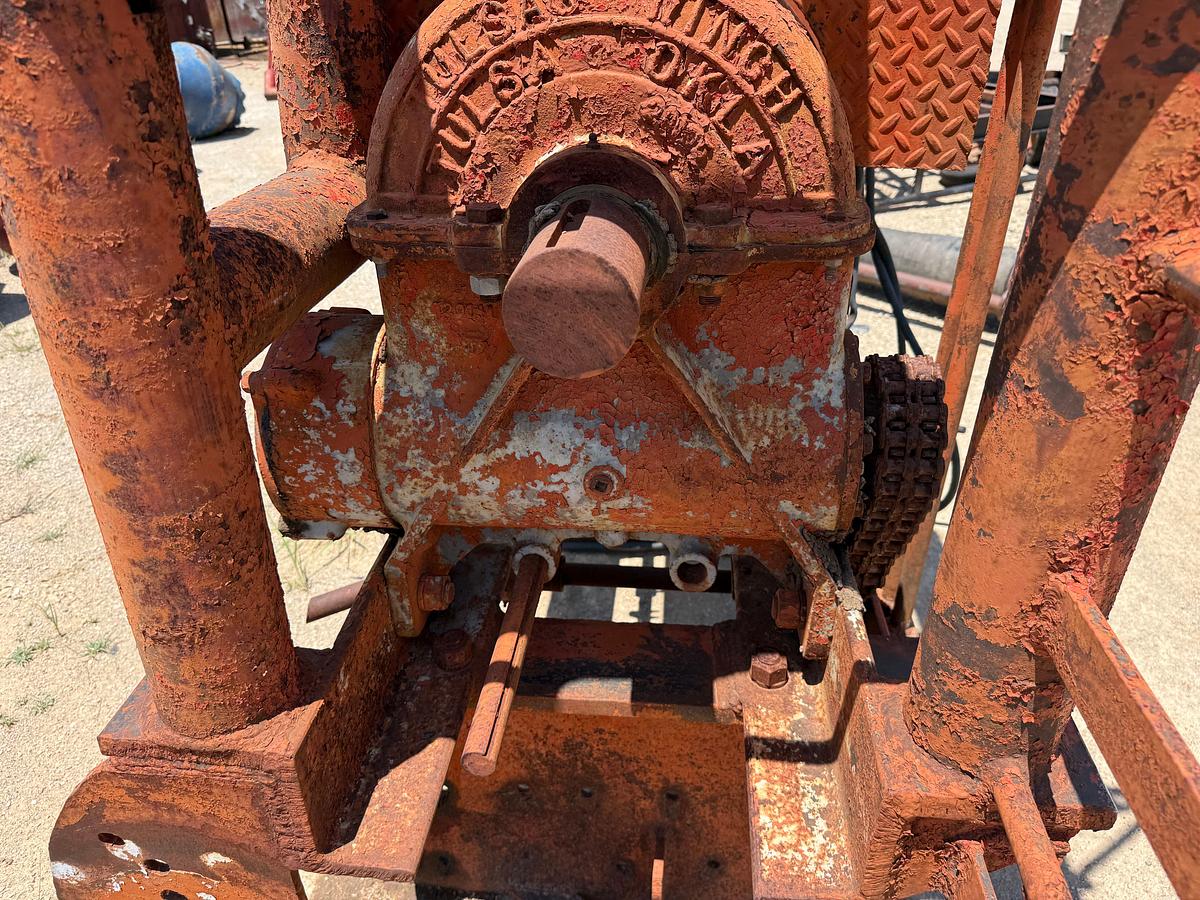 Used TULSA 70T (65K LBS) MECHANICAL WINCH W/ (2) HEADACHE RACKS