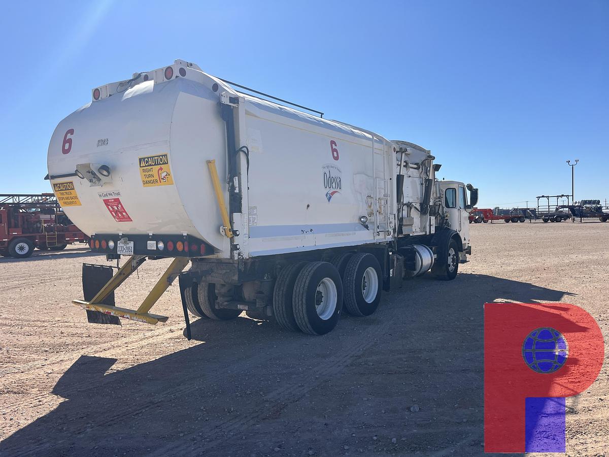 Used 2014 AUTOCAR XPEDITOR T/A 29YD CAB OVER TRASH TRUCK