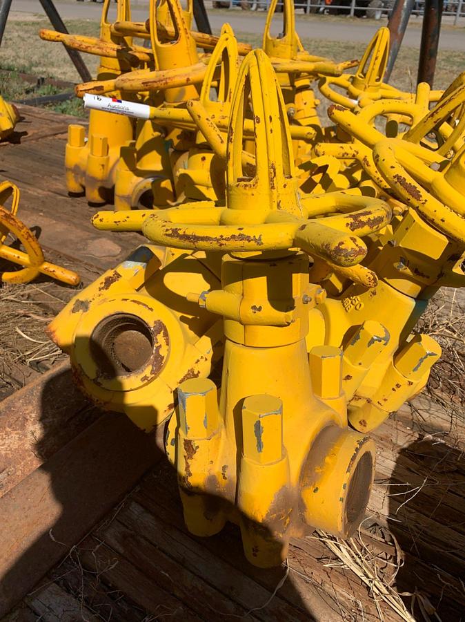 Used (16) 5k Manual Gate Valves