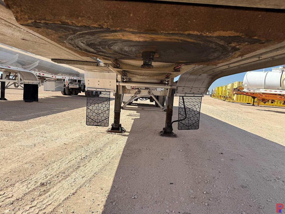 Used 2014 POLAR TANK 9,400 GAL. T/A FUEL TANK TRAILER