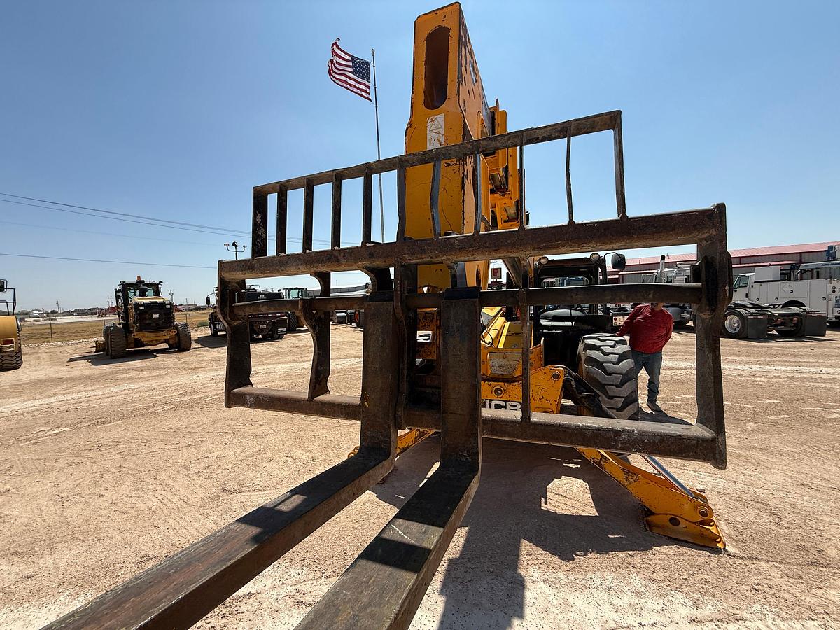 Used 2011 JCB 510-56 10,000lb telehandler forklift