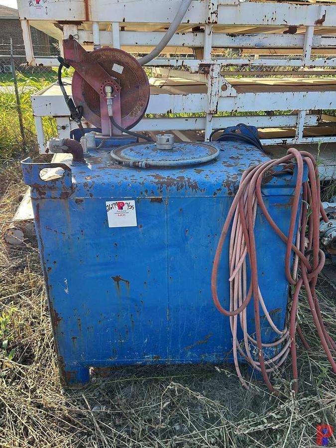 Used TRANSTORE 350 GAL. STACKABLE LUBE TANK W/ HOSE REEL