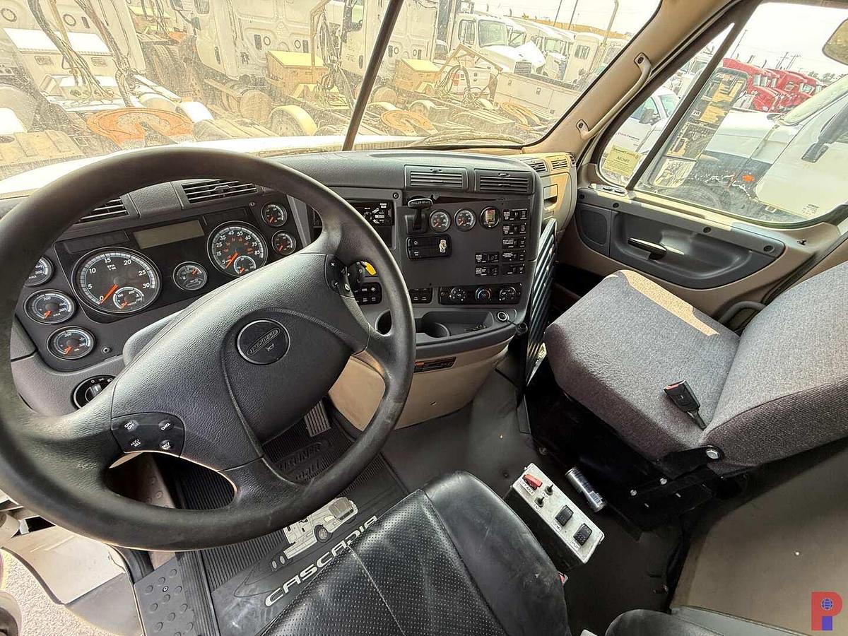 Used 2018 FREIGHTLINER CASCADIA TRI AXLE DAY CAB TRUCK TRACTOR