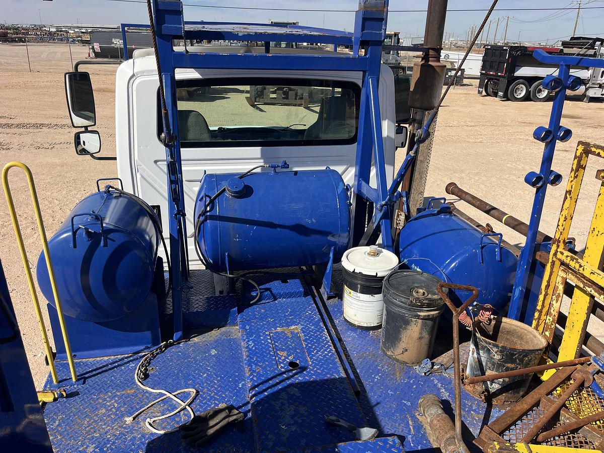 Used 2005 WATSON HOPPER S/D SWAB RIG MTD ON T/A INTERNATIONAL 7400