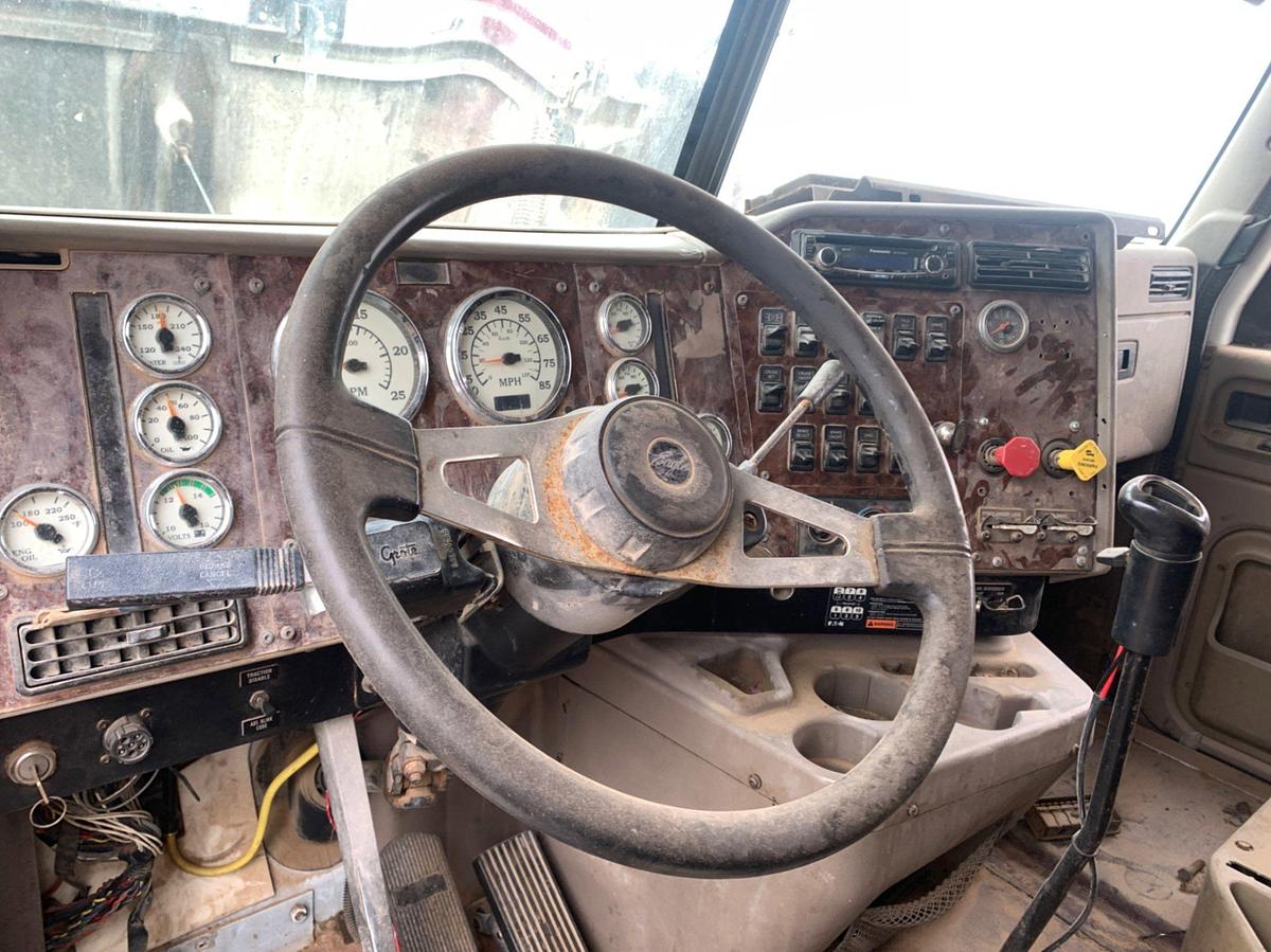 Used 2005 INTERNATIONAL 9400i Sleep Truck