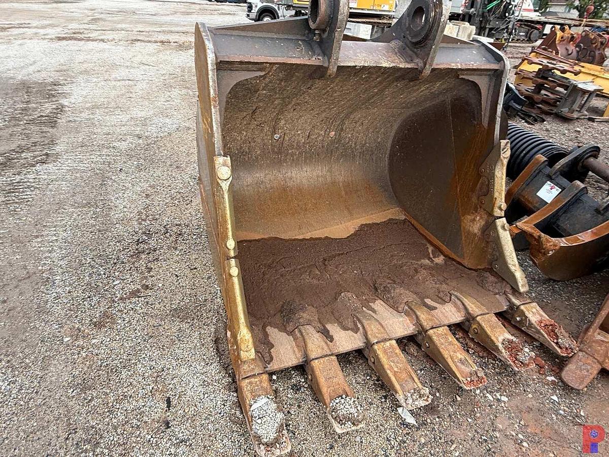 Used 72” HD 6-TOOTH EXCAVATOR BUCKET