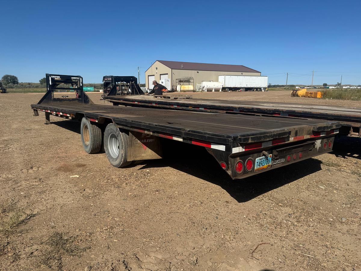 Used 2019 PJ 30' TANDEM DUAL WHEEL FLATBED GOOSENECK TRAILER