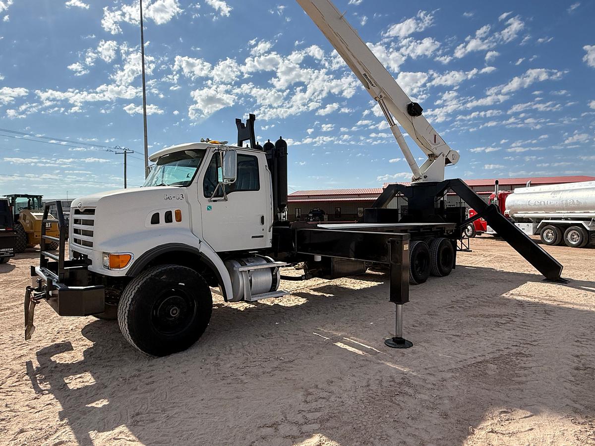 Used 2007 STERLING LT7500 SERIES T/A DAYCAB 30-TON CRANE TRUCK