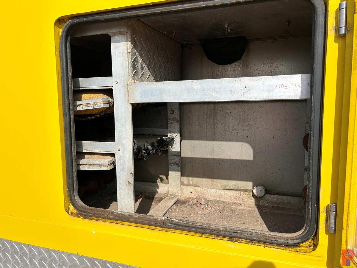 Used 2002 FREIGHTLINER ARGOSY T/A CABOVER WIRELINE TRUCK