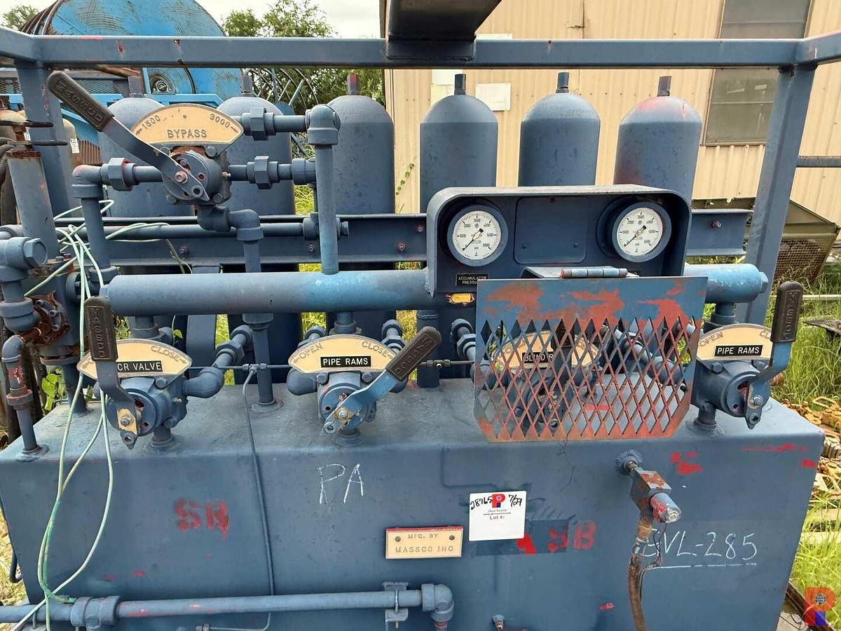 Used MASSCO MOD. S160-11SB3  6-BOTTLE 4-STATION SKIDDED ACCUMULATOR CLOSING UNIT