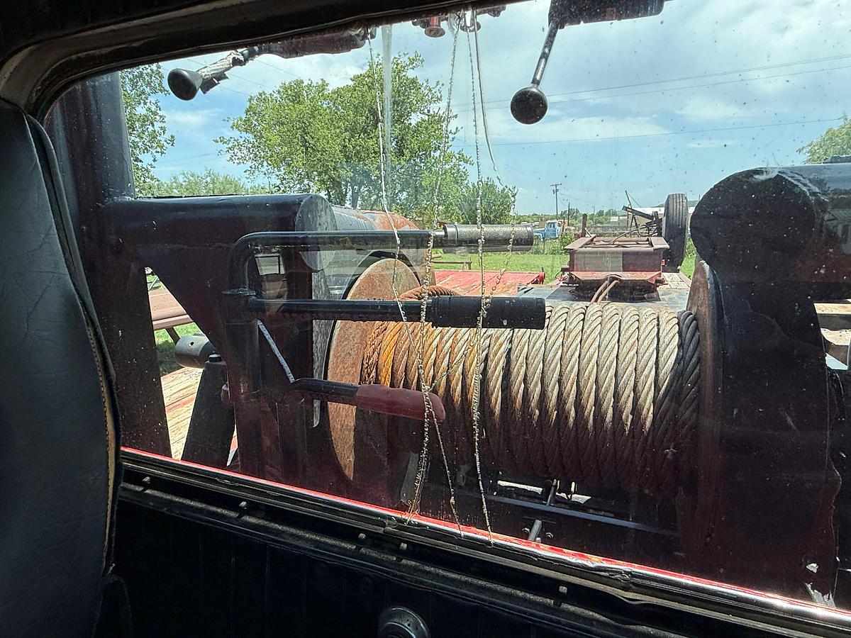 Used 1981 AUTOCAR DC9964 T/A 50-TON GIN POLE WINCH TRUCK
