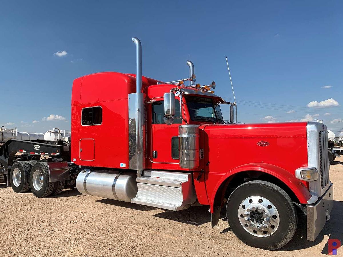 Used 2019 PETERBILT 389  EXT HOOD 68” SLEEPER TRUCK