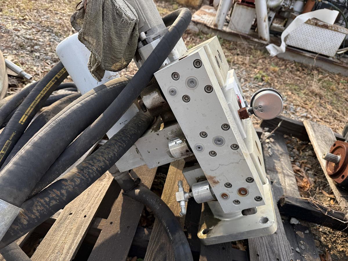 Used VENTURETECH XK-90 HYDRAULIC PUMP & MANIFOLD F/ POWER SWIVEL