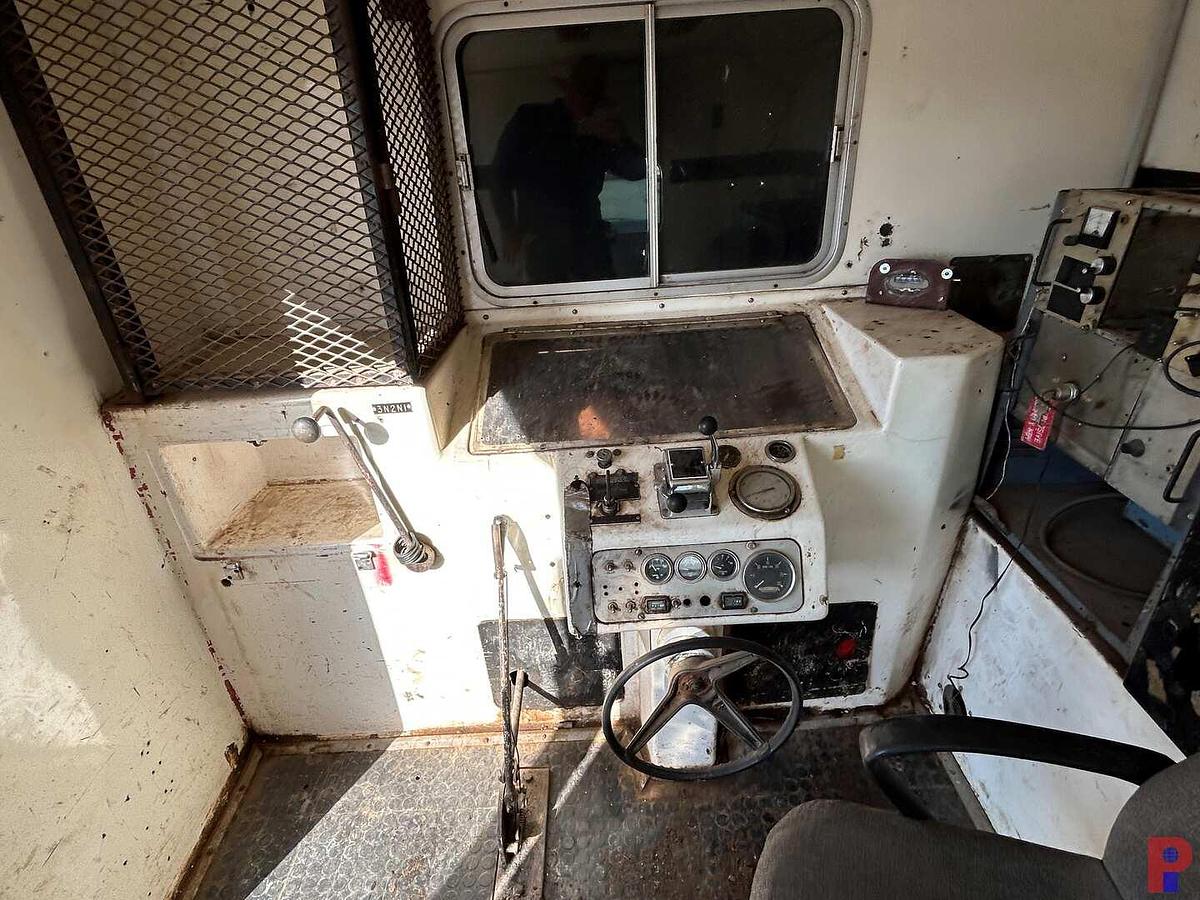 Used 1992 INTERNATIONAL S/A WIRELINE TRUCK