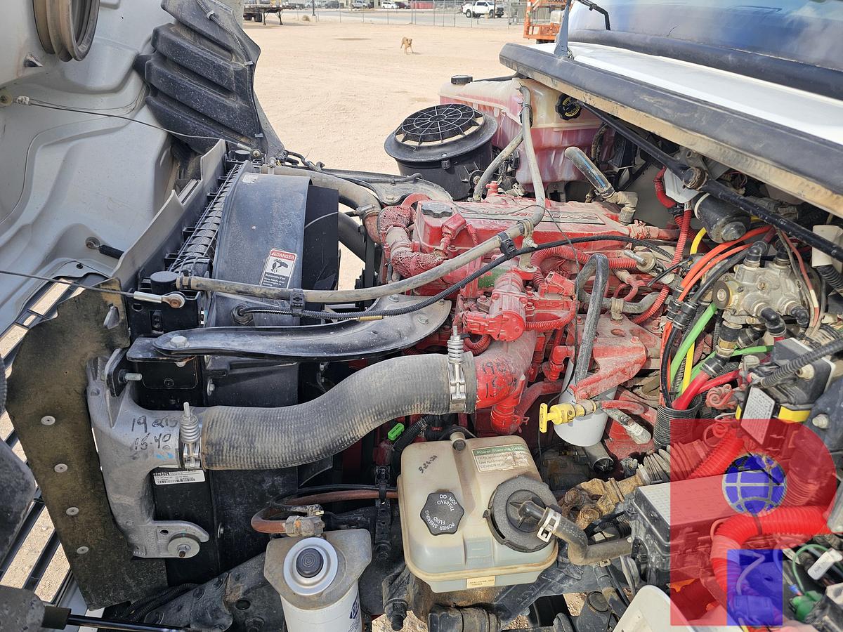 Used 2011 FREIGHTLINER M2 106 S/A DAYCAB DUMP TRUCK