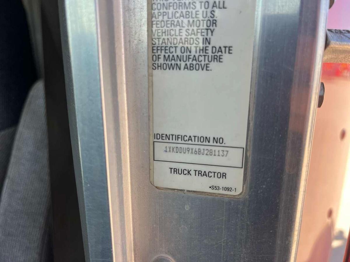 Used 2011 KENWORTH T800 T/A SLEEPER HAUL TRUCK