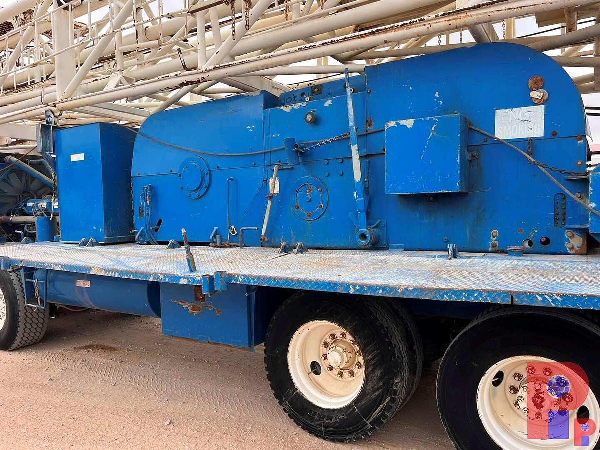 Used FRANKS 1287/160 BACK IN WELL SERVICE RIG MTD ON 5-AXLE CARRIER