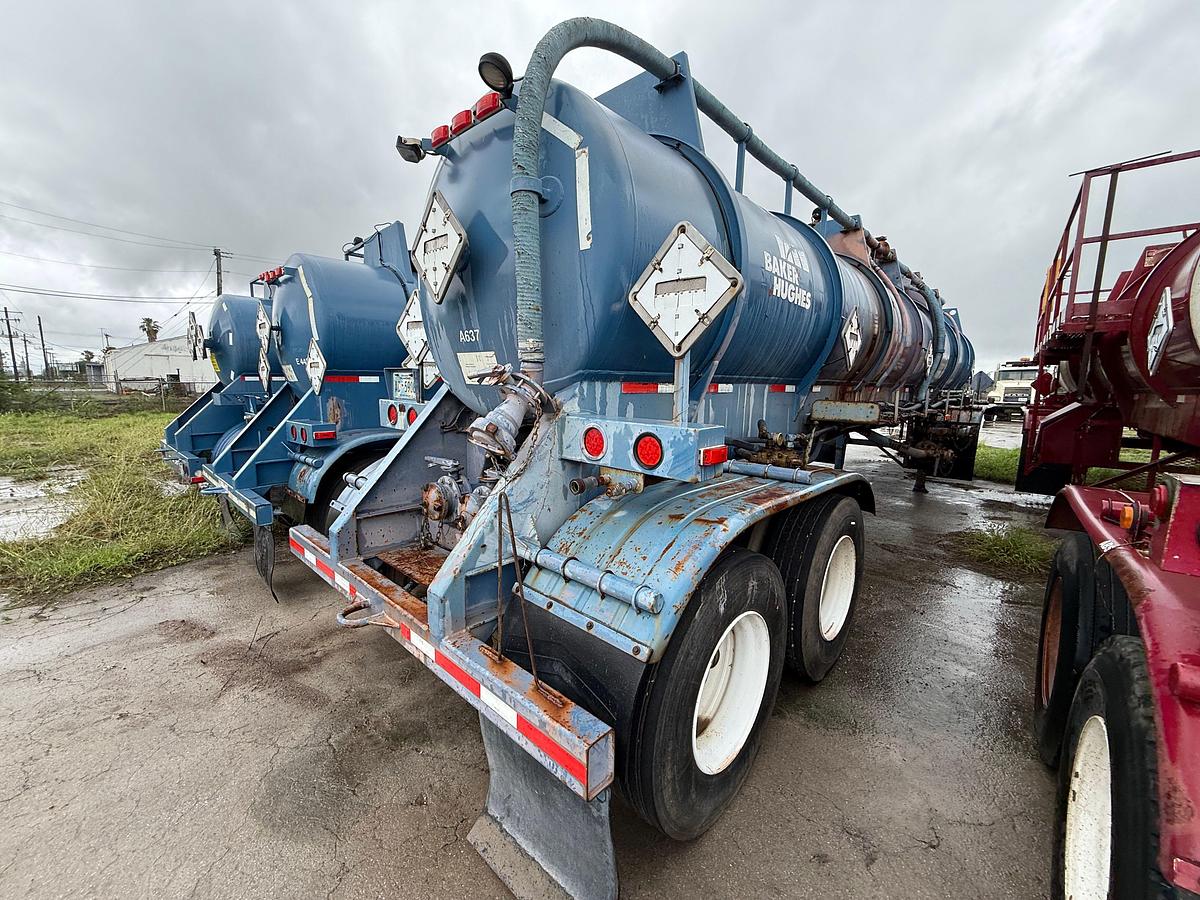 Used 2005 WORLEY WELDING WORKS 5,000 GAL 3-COMP ACID TRANSPORT TRAILER