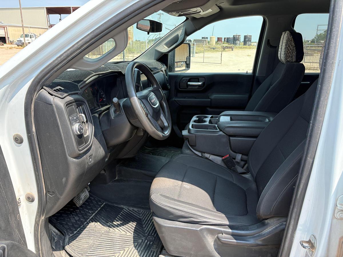 Used 2022 GMC SIERRA 2500HD 2WD CREW CAB PICKUP TRUCK