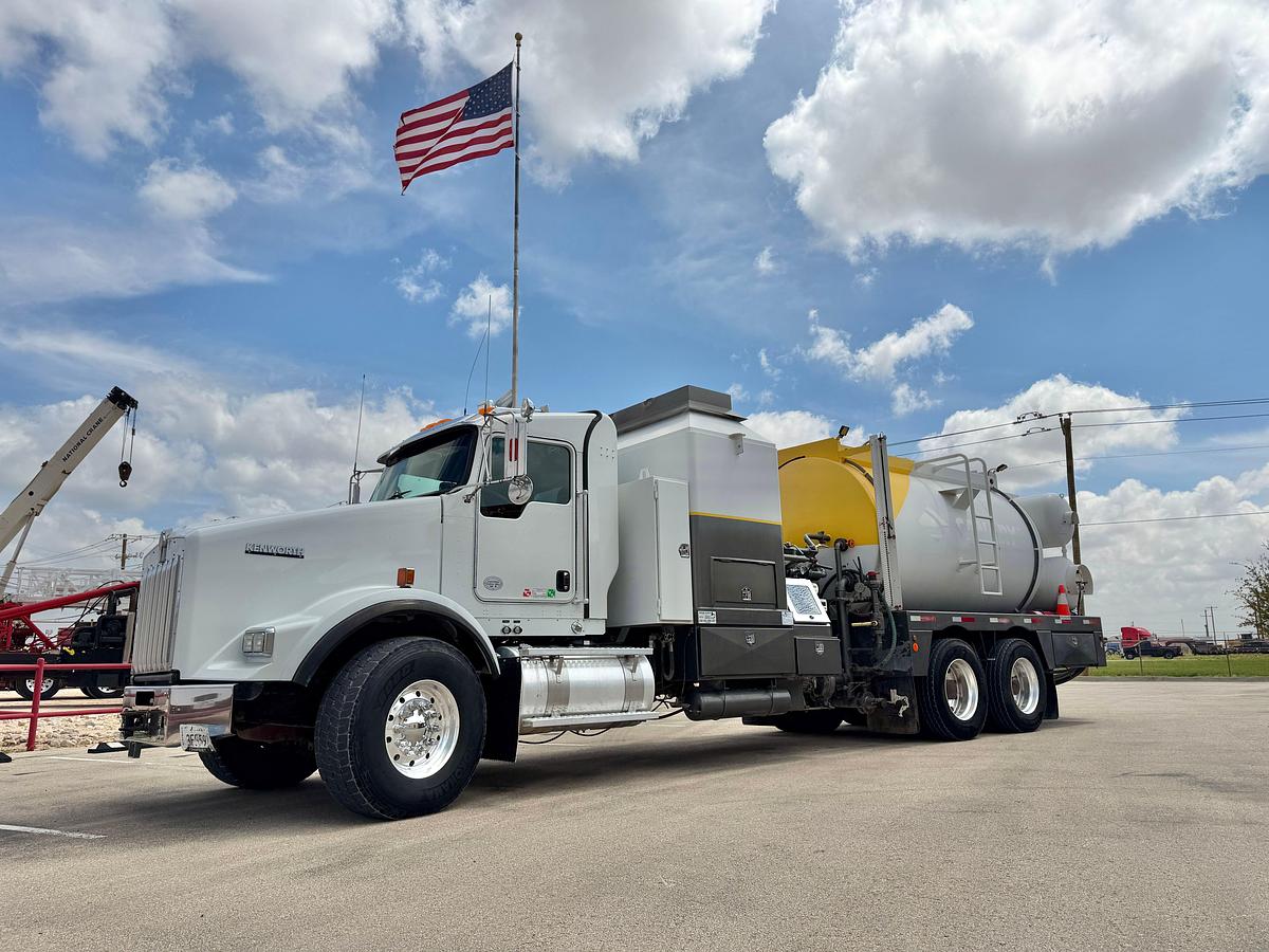 Used 2020 KENWORTH T800 ENERFAB HOT OIL TRUCK