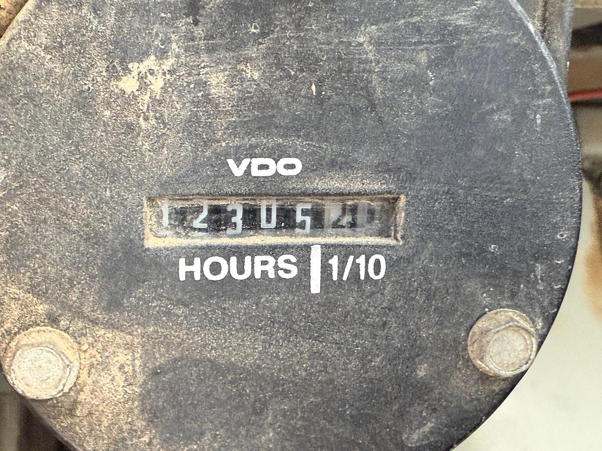 Used 2004 CROWN CE550 DD 104’-250K 5-AXLE WELL SEEVICE WORKOVER RIG