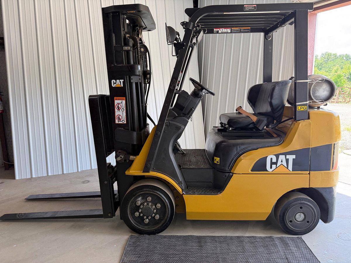 Used CATERPILLAR C5000 5K CUSHION TIRE FORKLIFT