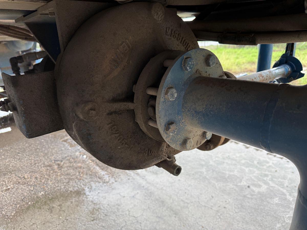 Used 2012 WILCO 4,100 GALLON W/ HYD AGITATORS T/A ACID TRANSPORT TRAILER