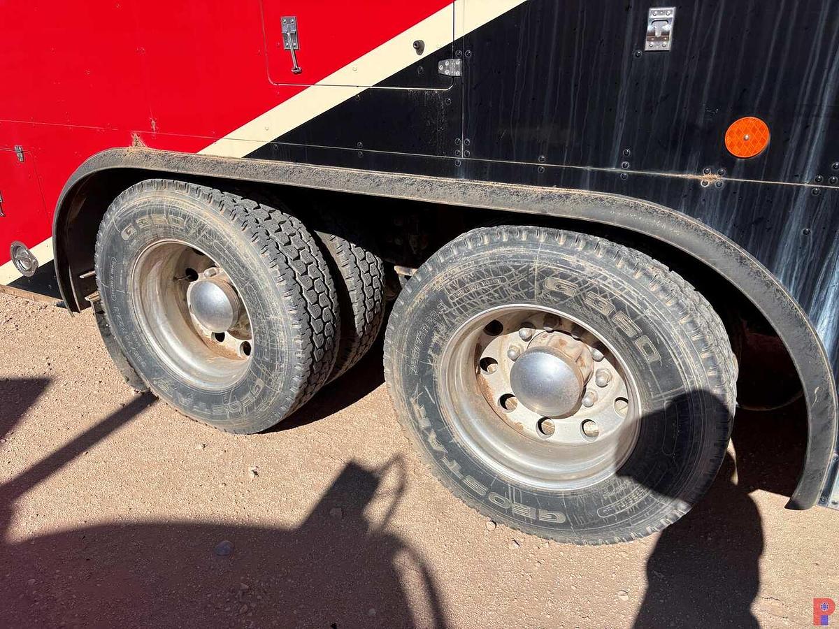 Used 2002 KENWORTH T800 T/A DAYCAB WIRELINE TRUCK (INOP)