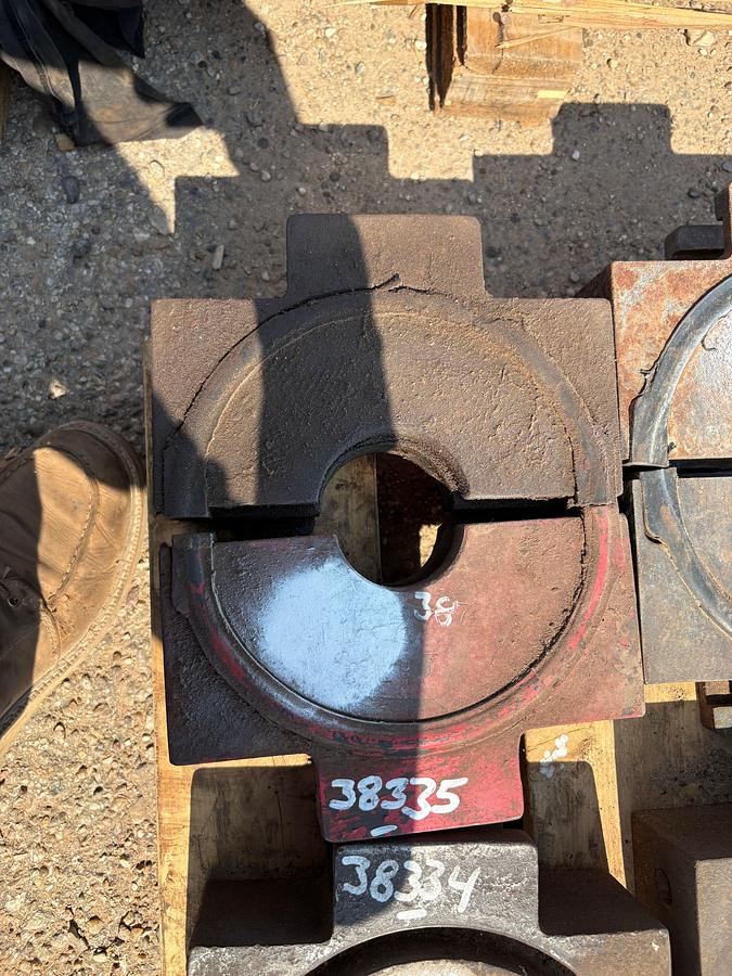 Used Set of (2) 9-1/2”W x 2-3/8” bop pipe rams