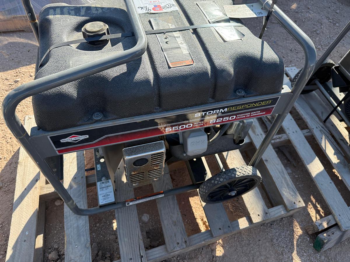 Used STORM RESPONDER MODEL 030430 / 5500 AC WATTS / 120/240-VOLTS P/B BRIGGS&STRATTON GAS ENGINE PORTABLE GENERATOR