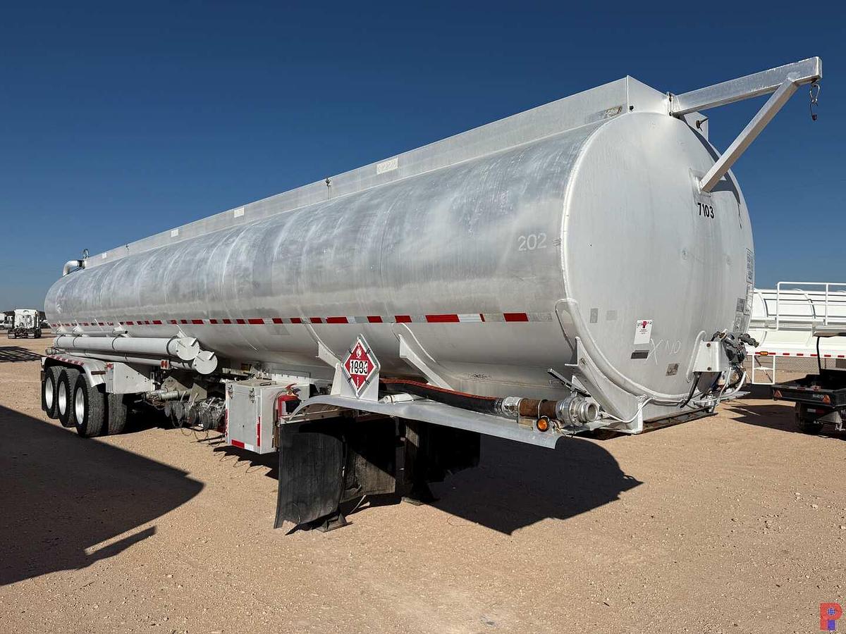Used 1988 FRUEHAUF 4-COMPARTMENT 10,200 GAL. FUEL TANK TRAILER